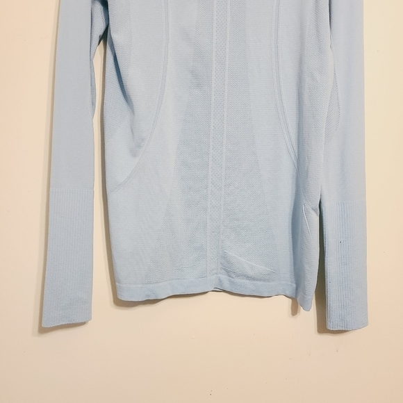 Lululemon | Women's Sky Blue Run Swiftly Half Zip-Up Pullover (Size Small) - Picture 11 of 12